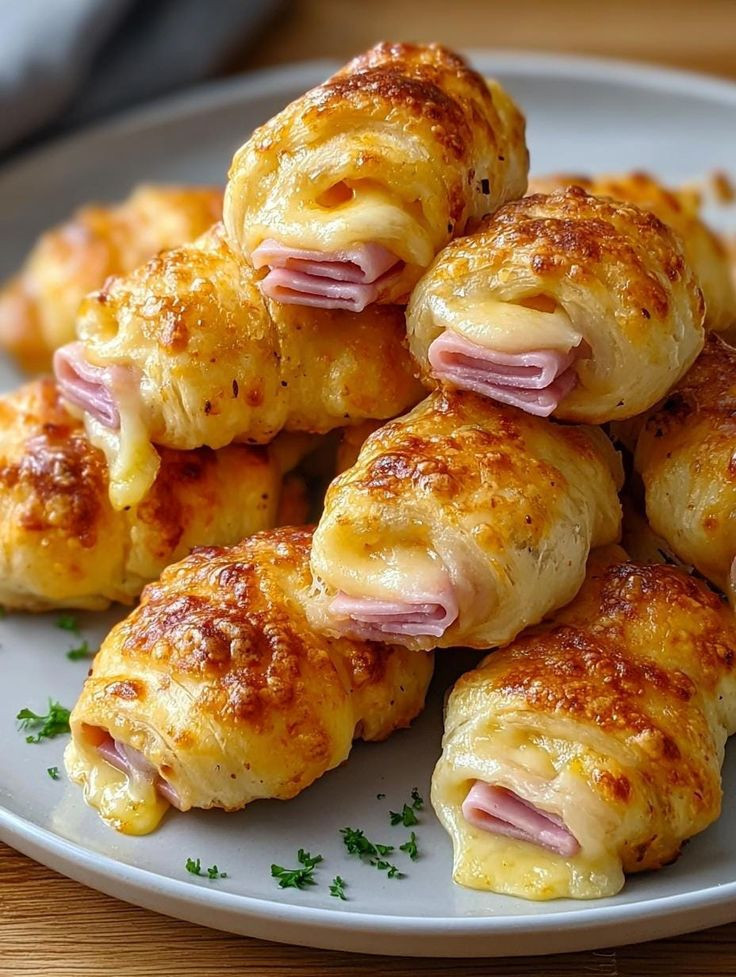 Puff Pastry Bites with Ham and Cheese – Crispy & Smooth